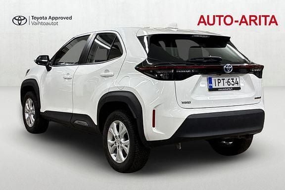 Käytetty Toyota Yaris Cross Active 116 HP (85 kW) 2022 Valkoinen Katumaasturi