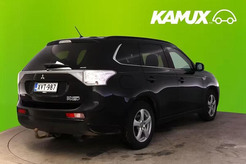 Käytetty Mitsubishi Outlander P-HEV Instyle 203 HP (149 kW) 2014 Valkoinen Katumaasturi