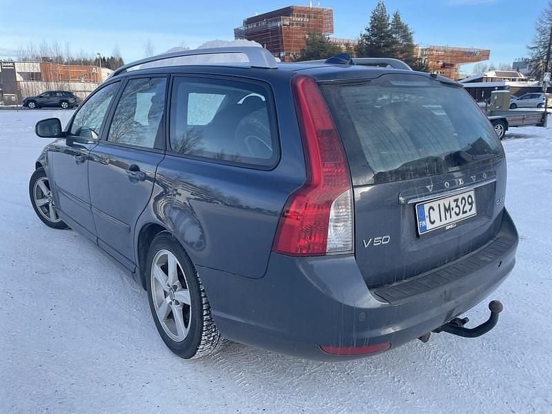 Käytetty Volvo V50 Standard 114 HP (83 kW) 2012 Sininen Farmari