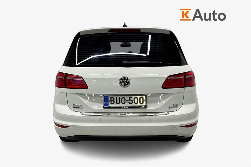 Käytetty VW Golf Sportsvan Trendline 86 HP (63 kW) 2018 Valkoinen Tila-auto