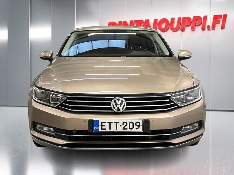 Käytetty VW Passat Comfortline 180 HP (132 kW) 2016 Ruskea Sedan