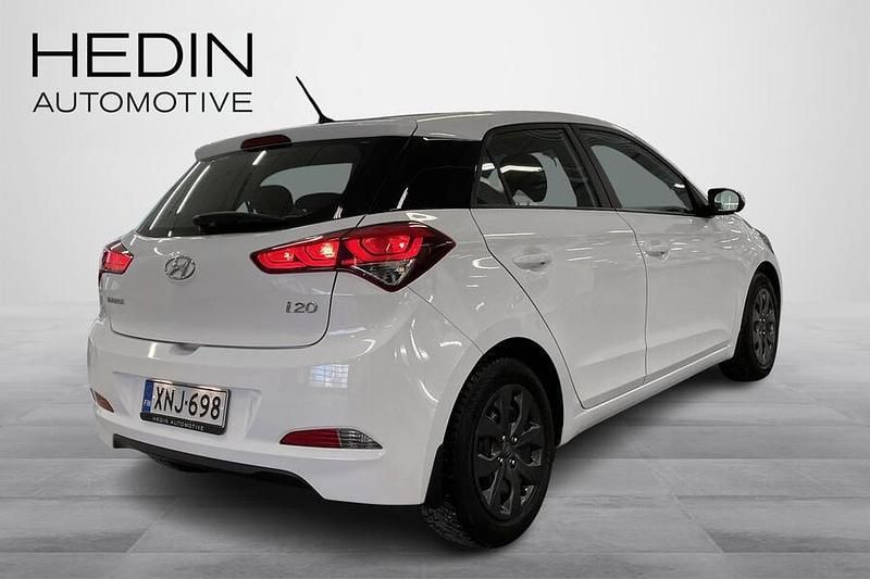 Käytetty Hyundai i20 75 HP (55 kW) 2018 Valkoinen Viistoperä