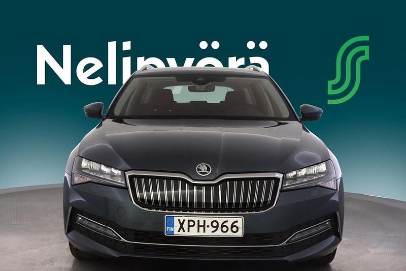 Käytetty Skoda Superb Ambition 156 HP (114 kW) 2020 Harmaa Farmari