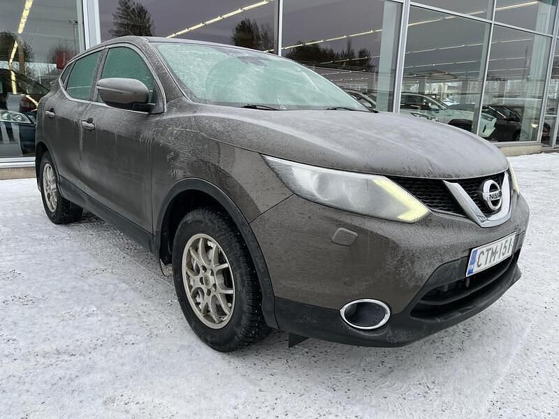 Käytetty Nissan Qashqai Acenta 116 HP (85 kW) 2015 Ruskea Katumaasturi