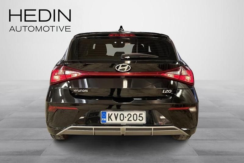 Käytetty Hyundai i20 Comfort 99 HP (72 kW) 2024 Musta Viistoperä