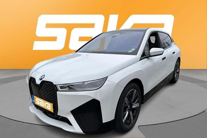 Käytetty 2023 BMW iX Sport Line Katumaasturi | 59 900 € (Perustarjous) - Kuva 1/4