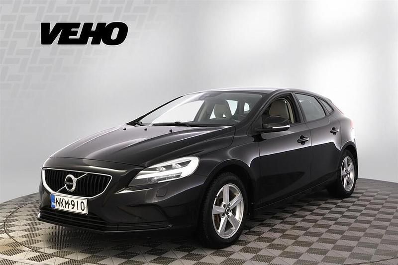 Käytetty Volvo V40 Business Edition 120 HP (88 kW) 2016 Musta Viistoperä