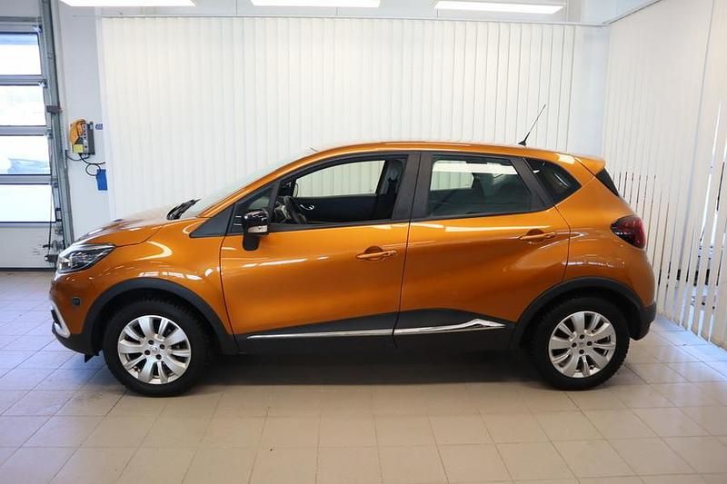 Käytetty Renault Captur Zen 90 HP (66 kW) 2018 Oranssi Katumaasturi
