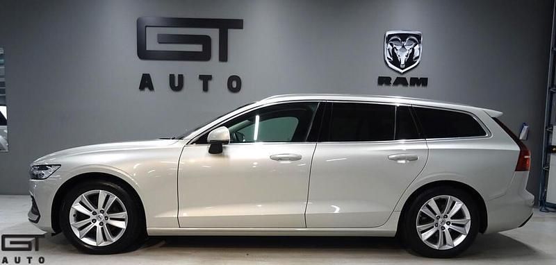 Käytetty Volvo V60 Momentum 150 HP (110 kW) 2019 Farmari