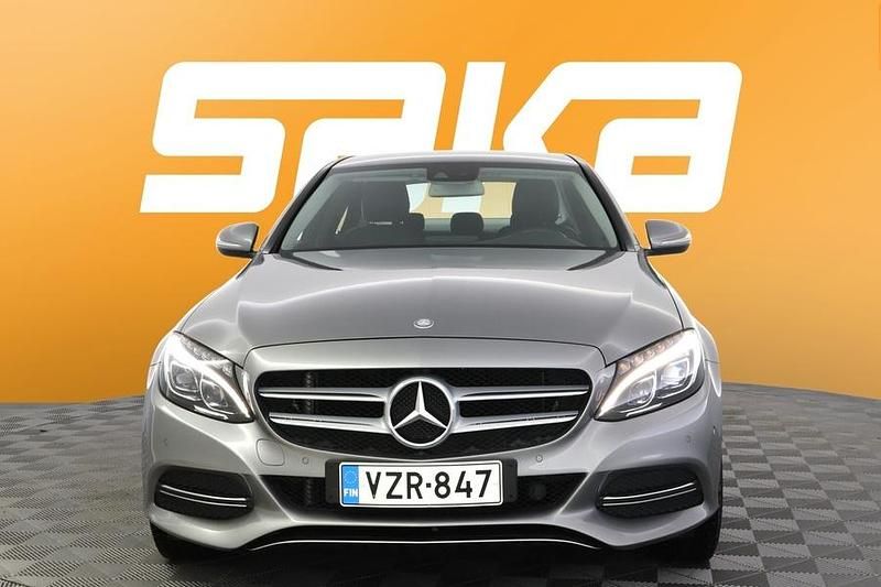 Käytetty Mercedes A180 Business 156 HP (114 kW) 2014 Sedan