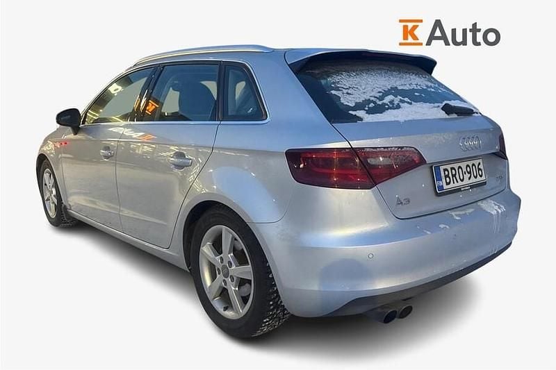 Käytetty Audi A3 Sportback Business 122 HP (89 kW) 2014 Hopea Viistoperä