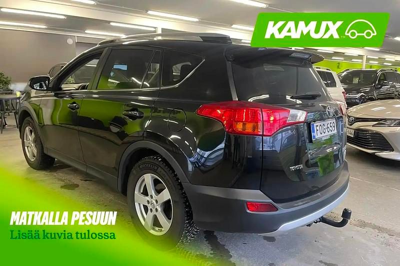 Käytetty Toyota RAV4 Multidrive S 151 HP (111 kW) 2015 Musta Katumaasturi