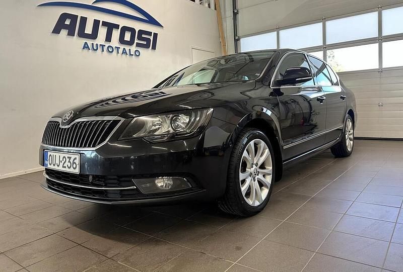 Käytetty Skoda Superb Business Line 170 HP (125 kW) 2014 Musta Sedan