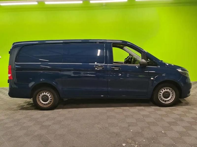 Käytetty Mercedes Vito 102 HP (75 kW) 2021 Sininen Van
