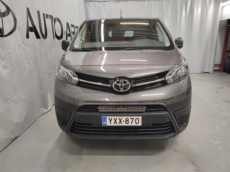Käytetty Toyota Proace Edition 144 HP (105 kW) 2024 Harmaa Tila-auto