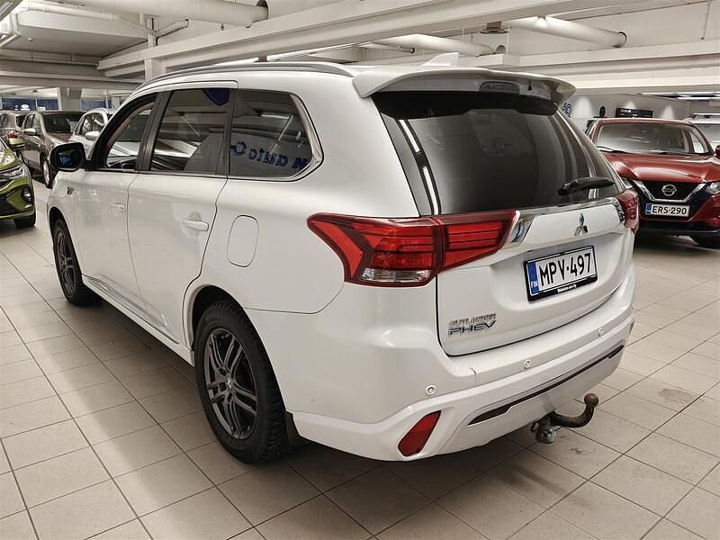Käytetty Mitsubishi Outlander P-HEV Active 135 HP (99 kW) 2020 Valkoinen Katumaasturi