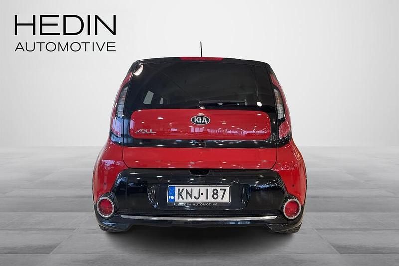 Käytetty Kia Soul Active 132 HP (97 kW) 2016 Punainen Katumaasturi