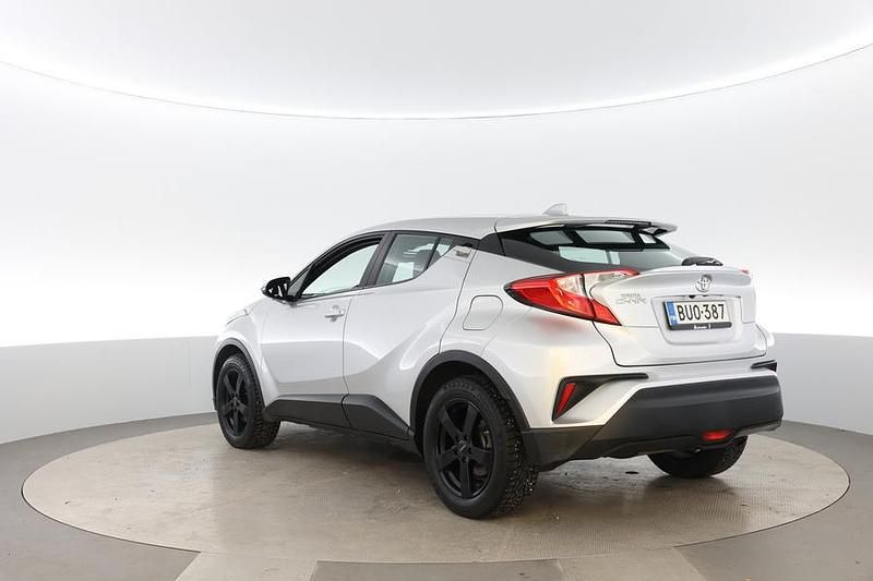 Käytetty Toyota C-HR Active 116 HP (85 kW) 2017 Katumaasturi