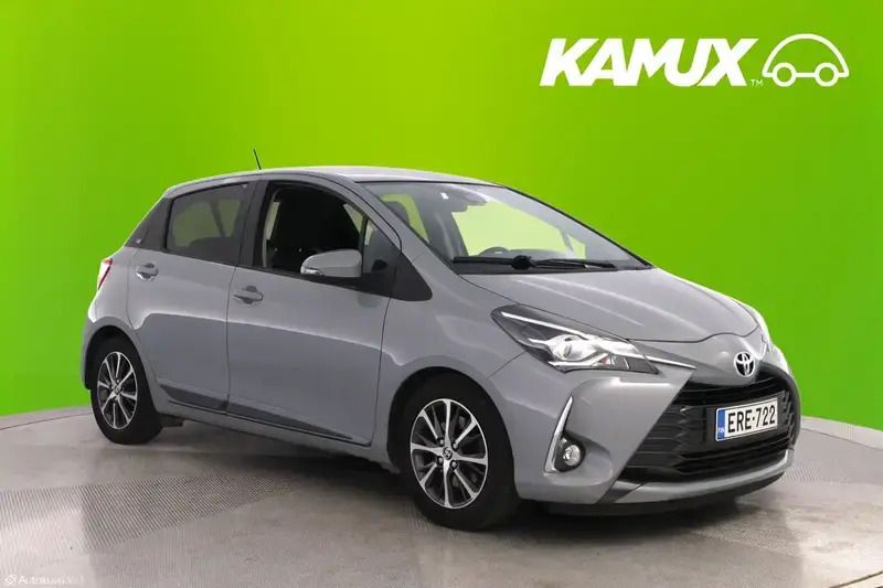 Hopea / harmaa Käytetty 2019 Toyota Yaris Multidrive S Sedan | 14 870 € (Hyvä tarjous) - Kuva 1/4