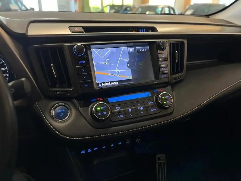 Käytetty Toyota RAV4 Hybrid Edition 155 HP (114 kW) 2018 Punainen Katumaasturi