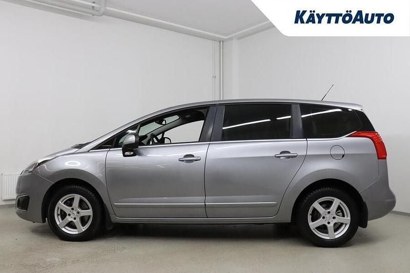 Käytetty Peugeot 5008 Active 120 HP (88 kW) 2016 Harmaa Tila-auto