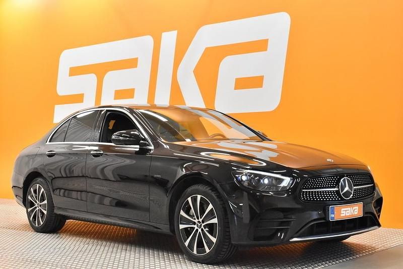 Käytetty 2021 Mercedes E300 Avantgarde Sedan | 38 900 € (Perustarjous) - Kuva 1/4