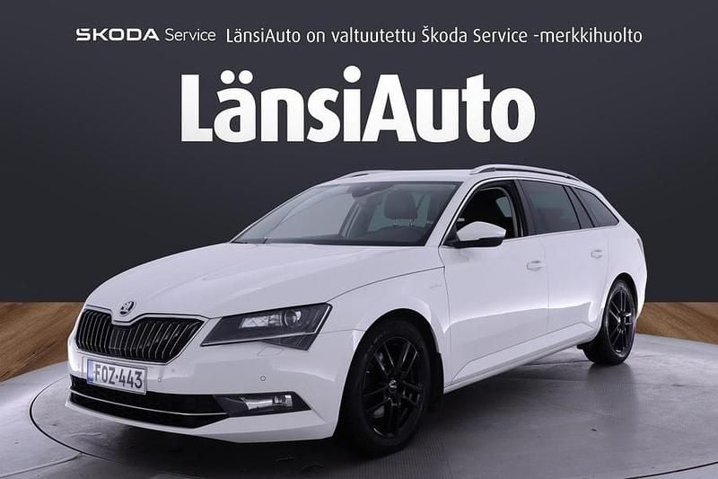 Valkoinen Käytetty 2018 Skoda Superb LAURIN & KLEMENT Farmari | 22 800 € (Perustarjous) - Kuva 1/1