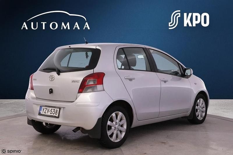 Käytetty Toyota Yaris Edition 90 HP (66 kW) 2010 Hopea Viistoperä