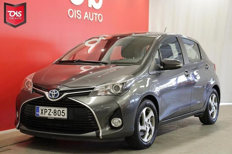 Käytetty Toyota Yaris Hybrid Comfort 75 HP (55 kW) 2015 Viistoperä
