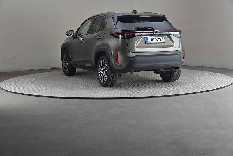 Käytetty Toyota Yaris Cross Business Edition 116 HP (85 kW) 2022 Katumaasturi