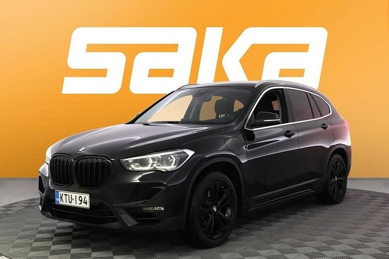 Käytetty BMW X1 Sport Line 220 HP (161 kW) 2021 Katumaasturi