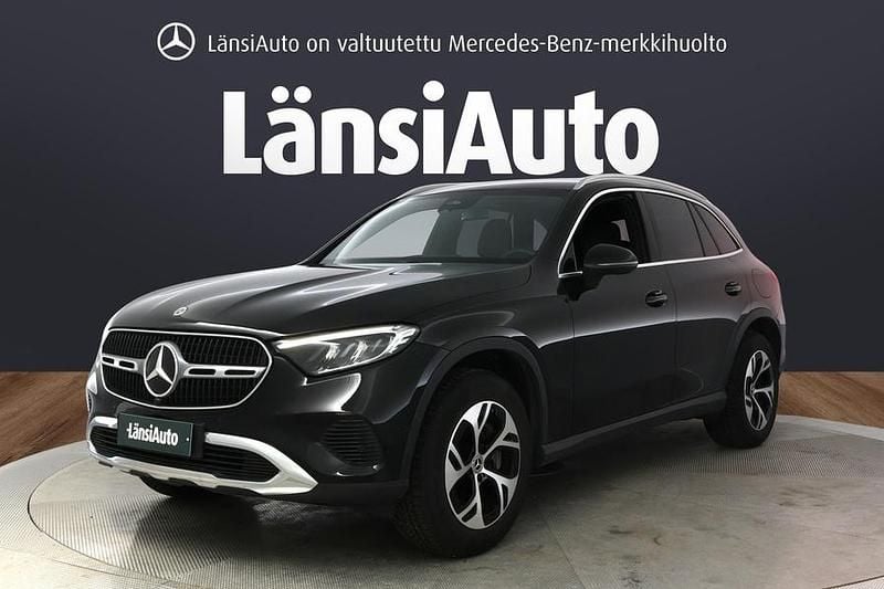 Käytetty Mercedes GLC300e Business 333 HP (244 kW) 2024 Katumaasturi