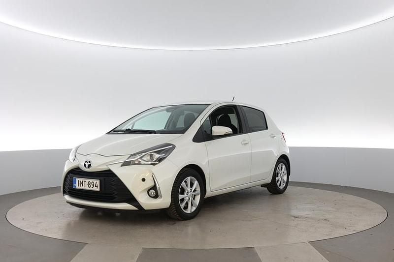 Käytetty Toyota Yaris Multidrive S 112 HP (82 kW) 2017 Viistoperä