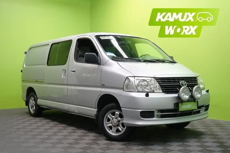 Käytetty Toyota HiAce 117 HP (86 kW) 2009 Hopea Van