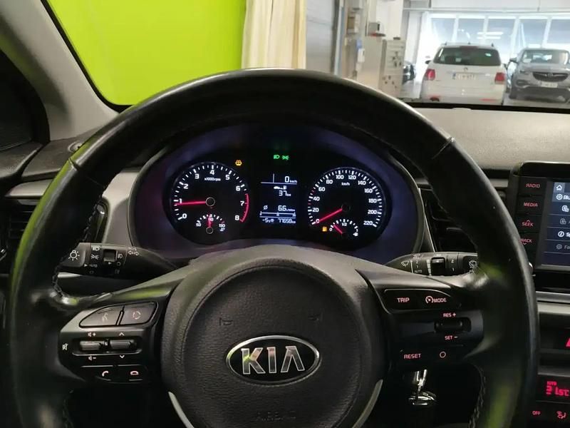 Käytetty Kia Rio EX 99 HP (72 kW) 2019 Hopea / harmaa Sedan