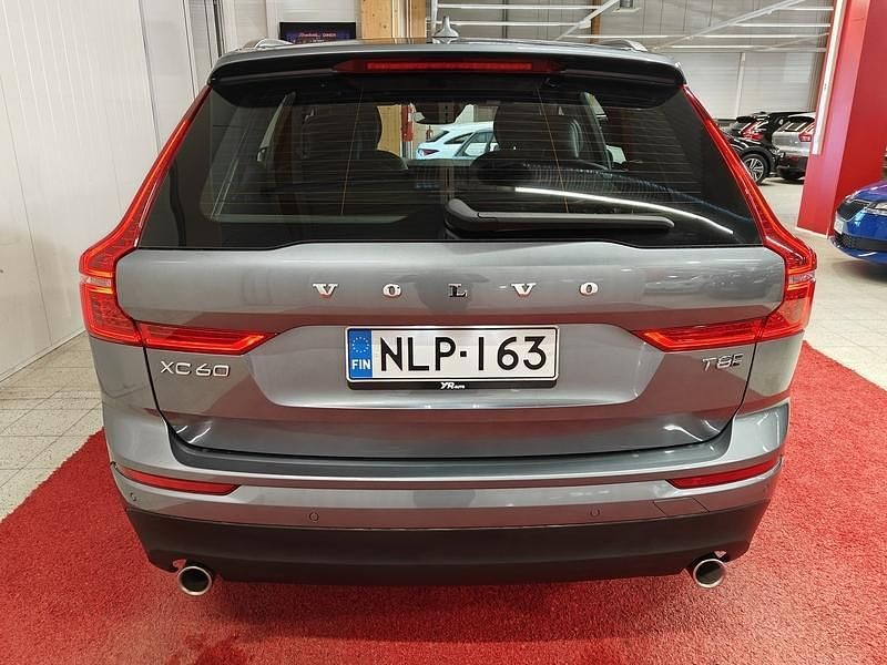 Käytetty Volvo XC60 Momentum 392 HP (288 kW) 2020 Katumaasturi
