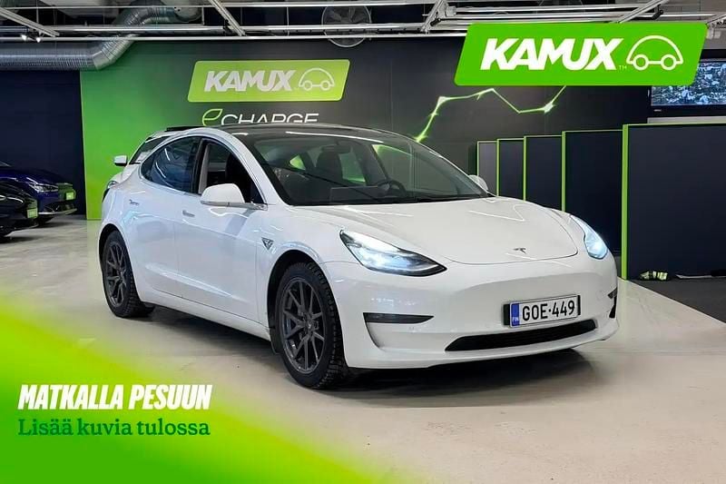 Valkoinen Käytetty 2020 Tesla Model 3 Sedan | 22 500 € (Perustarjous) - Kuva 1/3