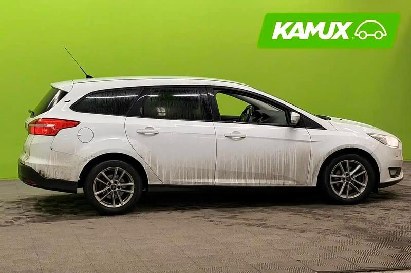 Käytetty Ford Focus Trend 125 HP (91 kW) 2017 Valkoinen Farmari