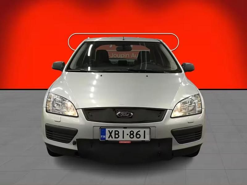 Käytetty Ford Focus Trend 2005 Sedan