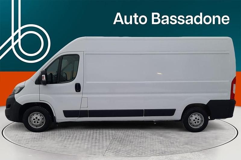 Käytetty Peugeot Boxer S 140 HP (102 kW) 2022 Van