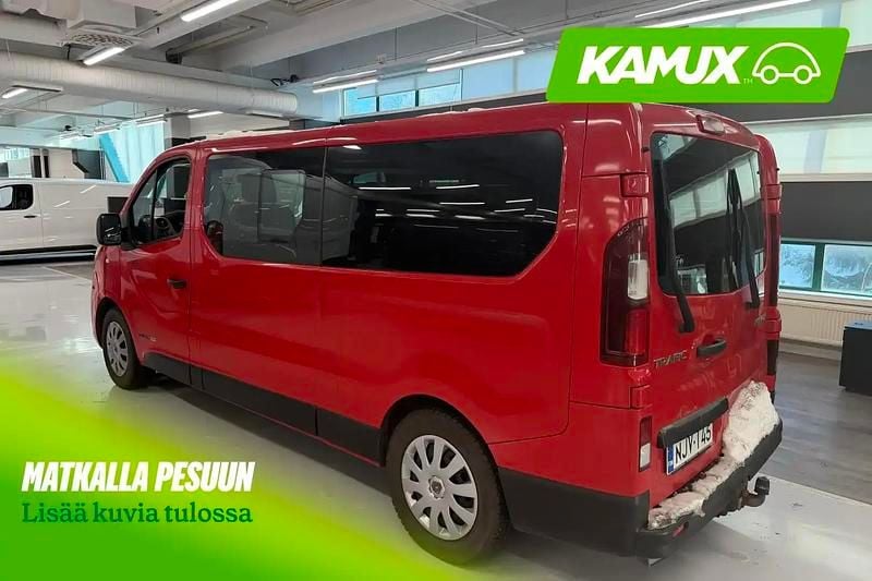 Käytetty Renault Trafic 140 HP (102 kW) 2015 Volcano red Tila-auto