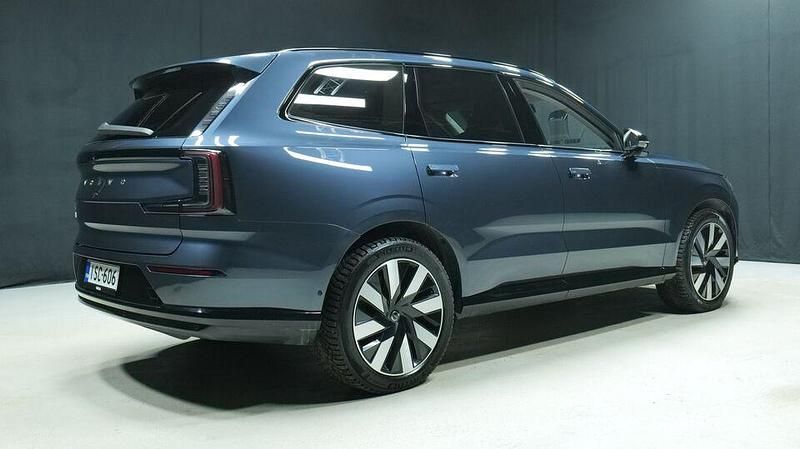 Käytetty Volvo EX90 Performance 380 kW (517 HP) 2025 Sininen Katumaasturi