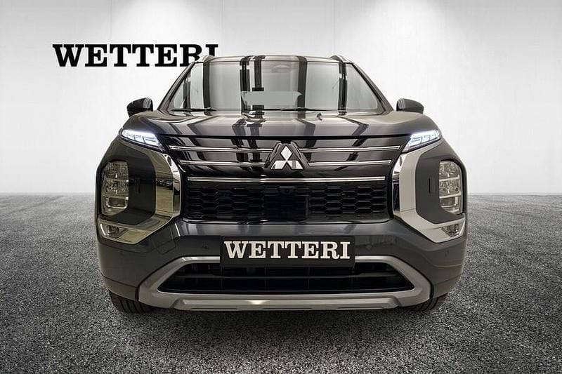 Uusi Mitsubishi Outlander P-HEV Intense 306 HP (225 kW) 2025 Harmaa Katumaasturi