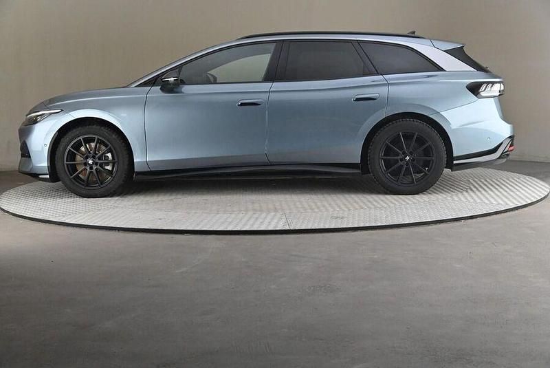 Käytetty VW ID.7 Pro 210 kW (286 HP) 2025 Farmari