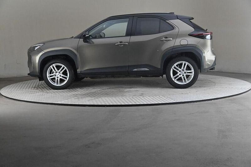 Käytetty Toyota Yaris Cross Business Edition 116 HP (85 kW) 2023 Katumaasturi