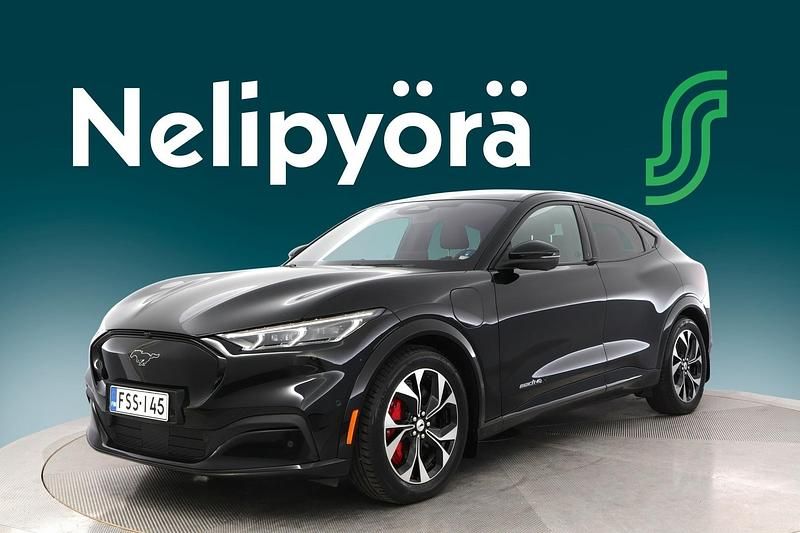 Musta Käytetty 2021 Ford Mustang Mach-E Katumaasturi | 34 990 € (Hieman kallis) - Kuva 1/2