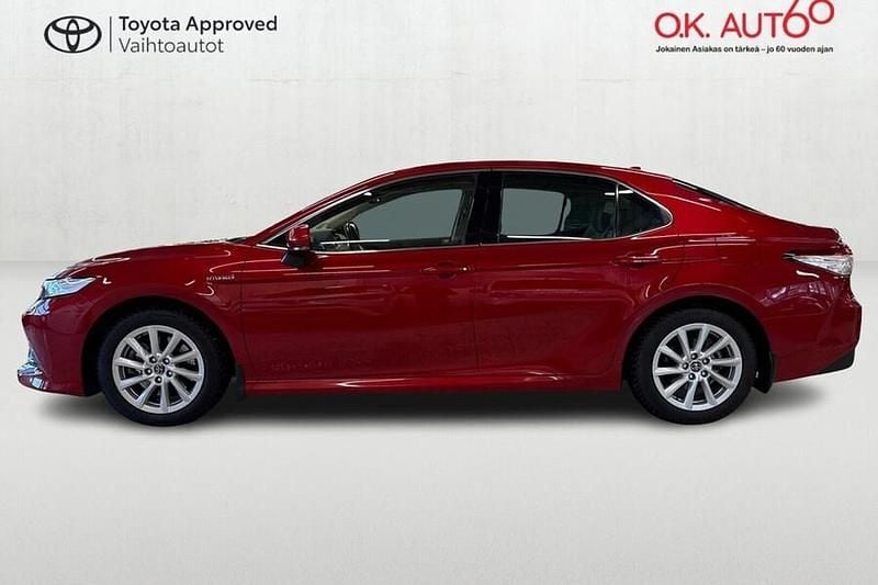 Käytetty Toyota Camry Business Edition 178 HP (130 kW) 2021 Punainen Sedan