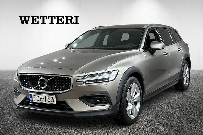 Harmaa Käytetty 2020 Volvo V60 CC Business Edition Farmari | 33 900 € (Perustarjous) - Kuva 1/3