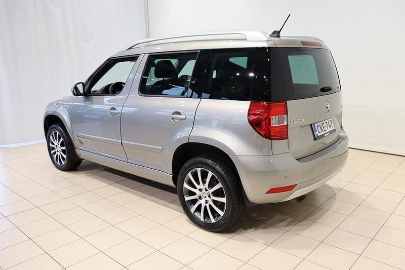 Käytetty Skoda Yeti 110 HP (80 kW) 2016 Ruskea Katumaasturi