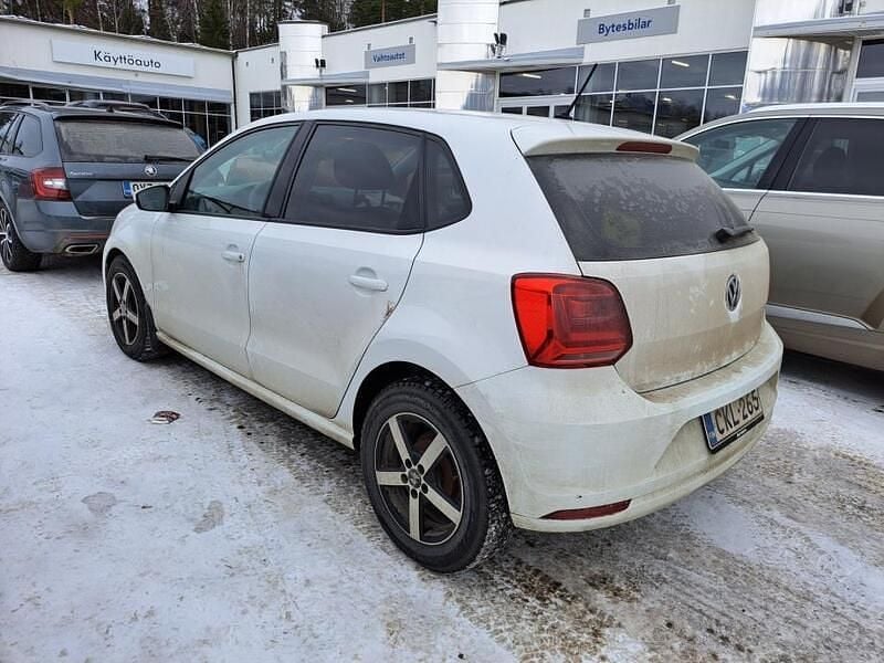 Käytetty VW Polo Trendline 75 HP (55 kW) 2016 Valkoinen Viistoperä